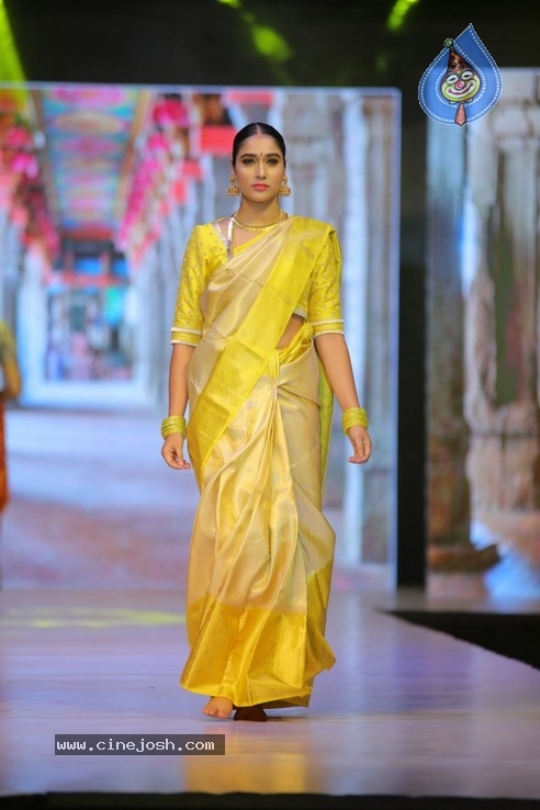 Sthri Grand Launch Designers Fashion Show Photos - 10 / 62 photos