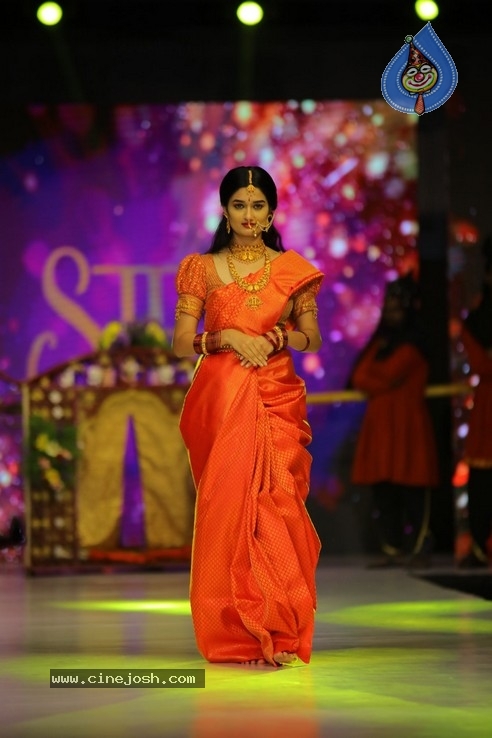 Sthri Grand Launch Designers Fashion Show Photos - 17 / 62 photos