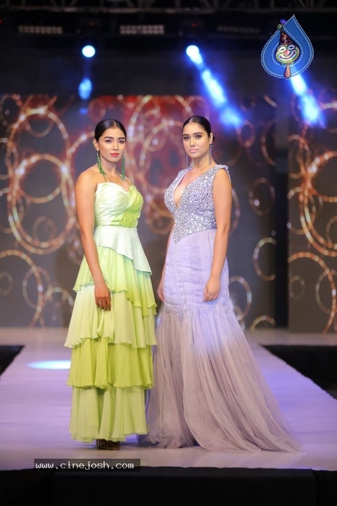 Sthri Grand Launch Designers Fashion Show Photos - 26 / 62 photos