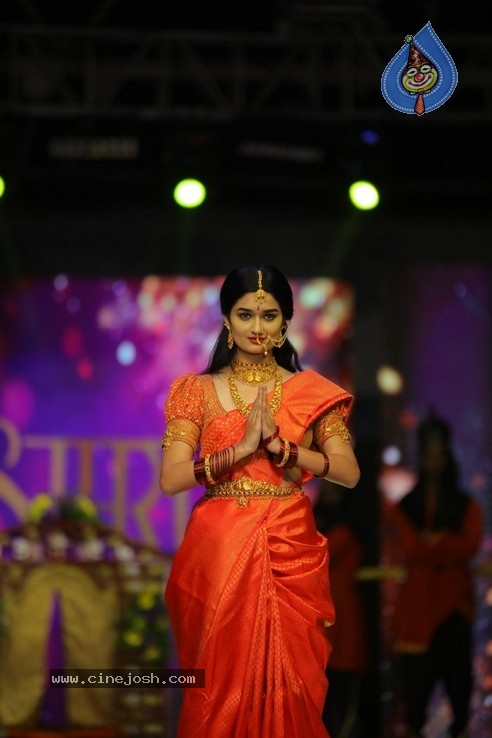 Sthri Grand Launch Designers Fashion Show Photos - 29 / 62 photos