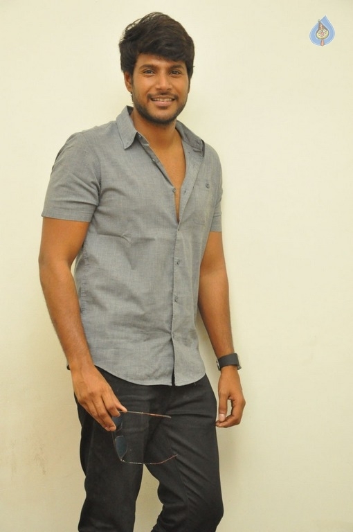 Sundeep Kishan Birthday Celebrations 2017 - 20 / 35 photos