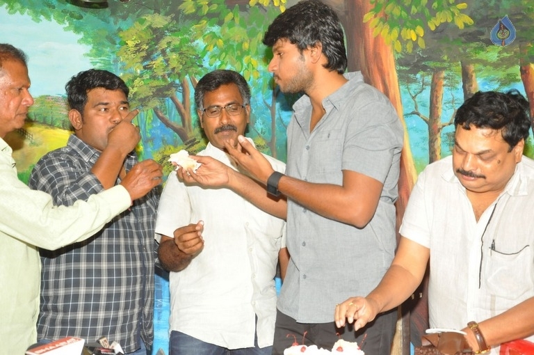 Sundeep Kishan Birthday Celebrations 2017 - 29 / 35 photos