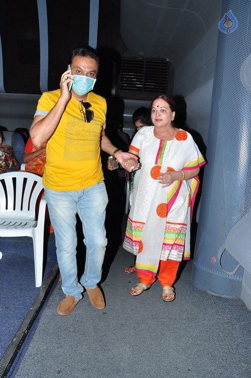 Super Star Krishna at Srimanthudu Screening  - 1 / 33 photos