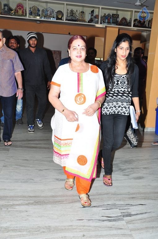 Super Star Krishna at Srimanthudu Screening  - 9 / 33 photos