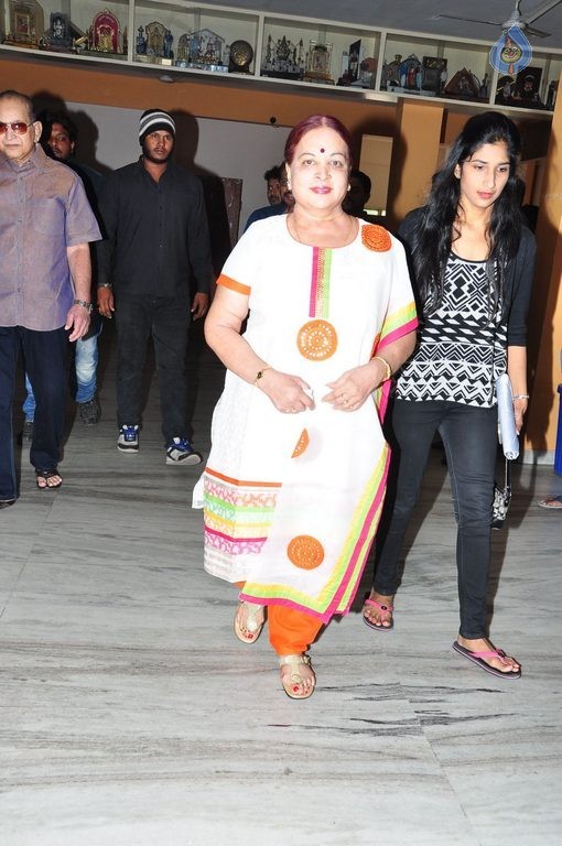 Super Star Krishna at Srimanthudu Screening  - 14 / 33 photos