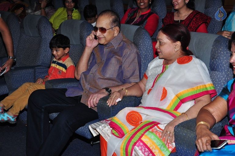 Super Star Krishna at Srimanthudu Screening  - 22 / 33 photos