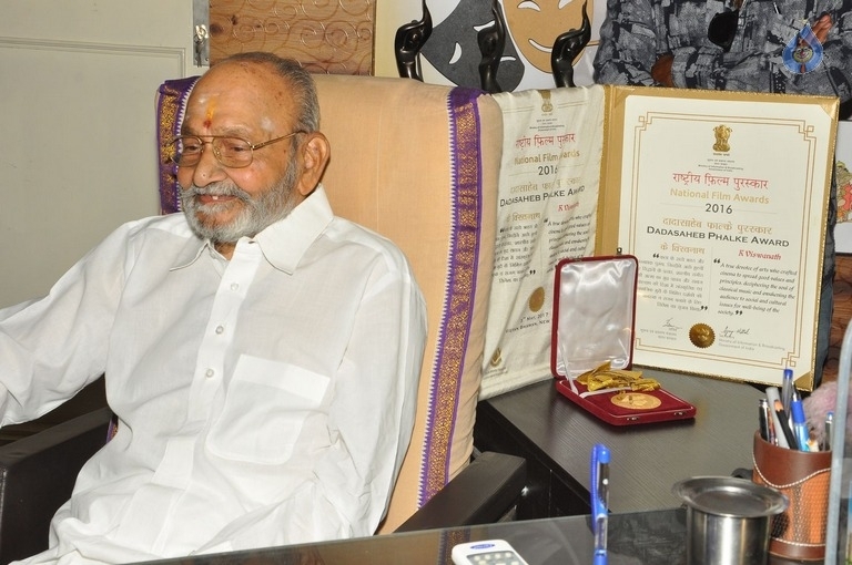Super Star Krishna Meets Dadasaheb Phalke K Viswanath - 8 / 32 photos