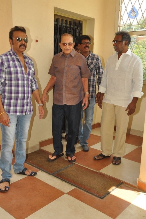 Super Star Krishna Meets Dadasaheb Phalke K Viswanath - 24 / 32 photos
