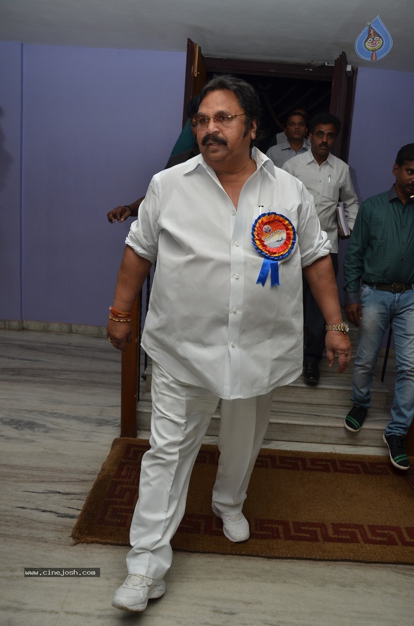 SV Ranga Rao Samagra Cine Jeevitham Book Launch - 33 / 195 photos