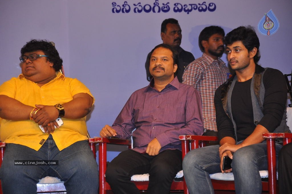 Swarnayuga Sangeeta Darsakulu Book Launch - 37 / 59 photos