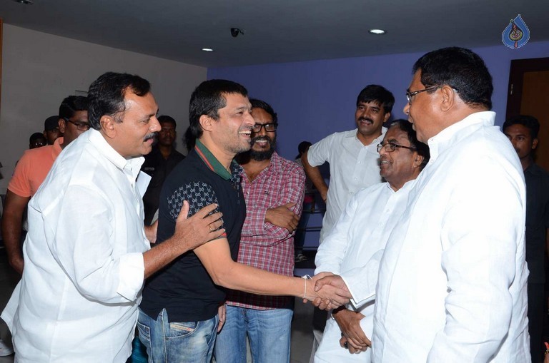 T Congress Leaders Watches Rudramadevi Movie - 2 / 33 photos