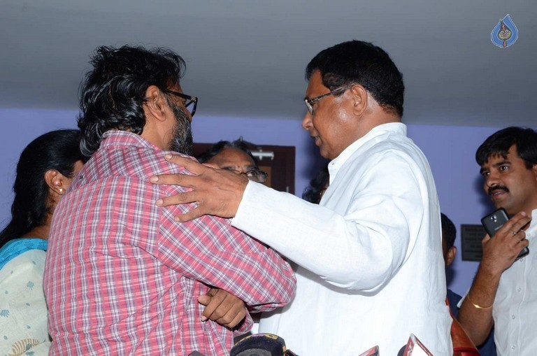 T Congress Leaders Watches Rudramadevi Movie - 30 / 33 photos