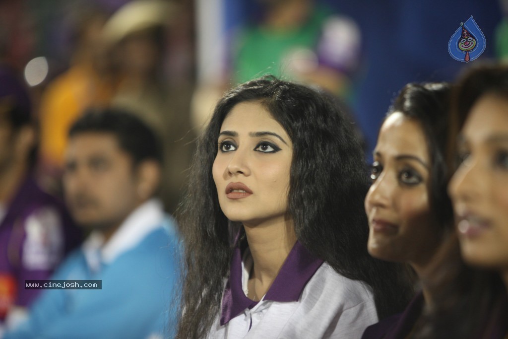 T Warriors vs B Tigers Match More Photos - 22 / 102 photos