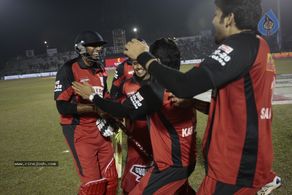 T Warriors vs B Tigers Match More Photos - 67 / 102 photos