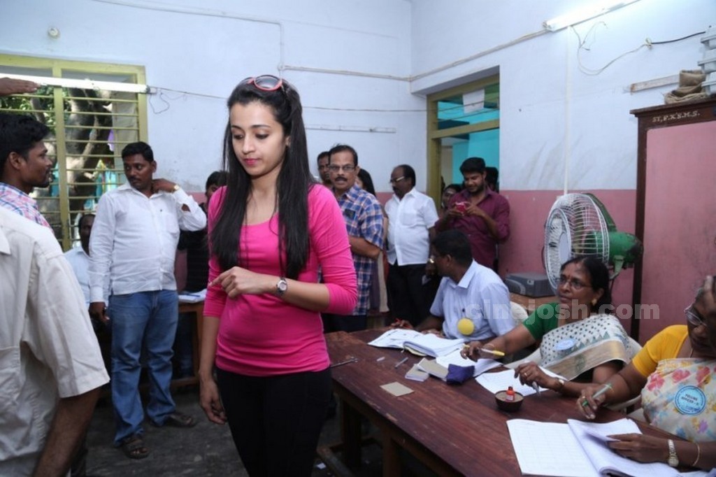 Tamil Celebrities Voting Photos - 102 / 108 photos