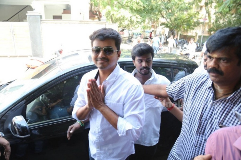 Tamil Celebrities Voting Photos - 103 / 108 photos