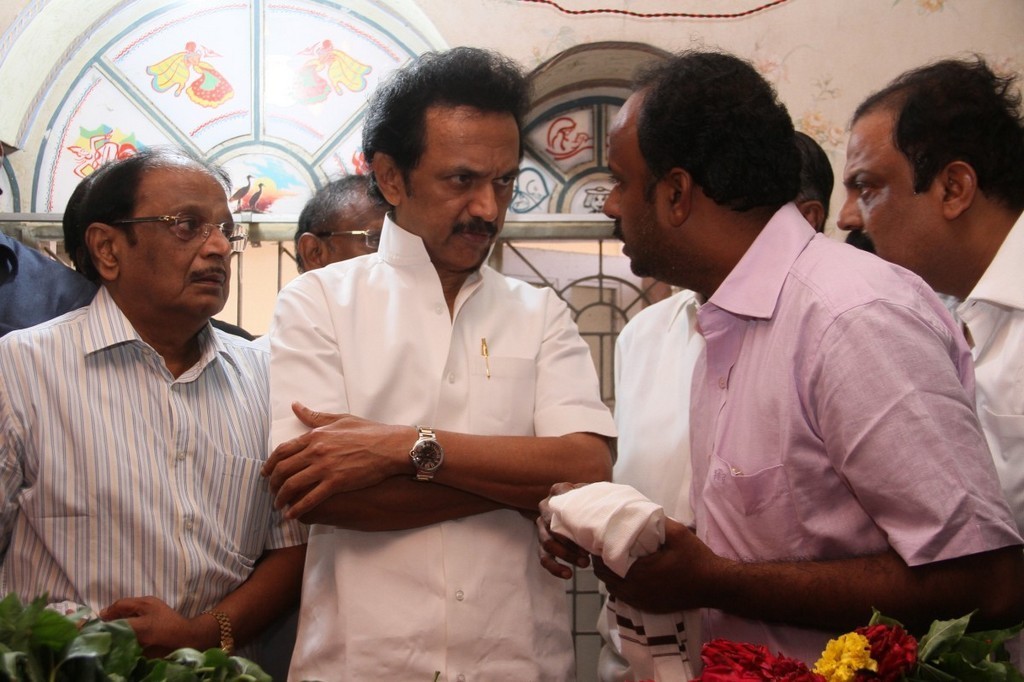 Tamil Director Ramanarayanan Condolences Photos - 85 / 151 photos