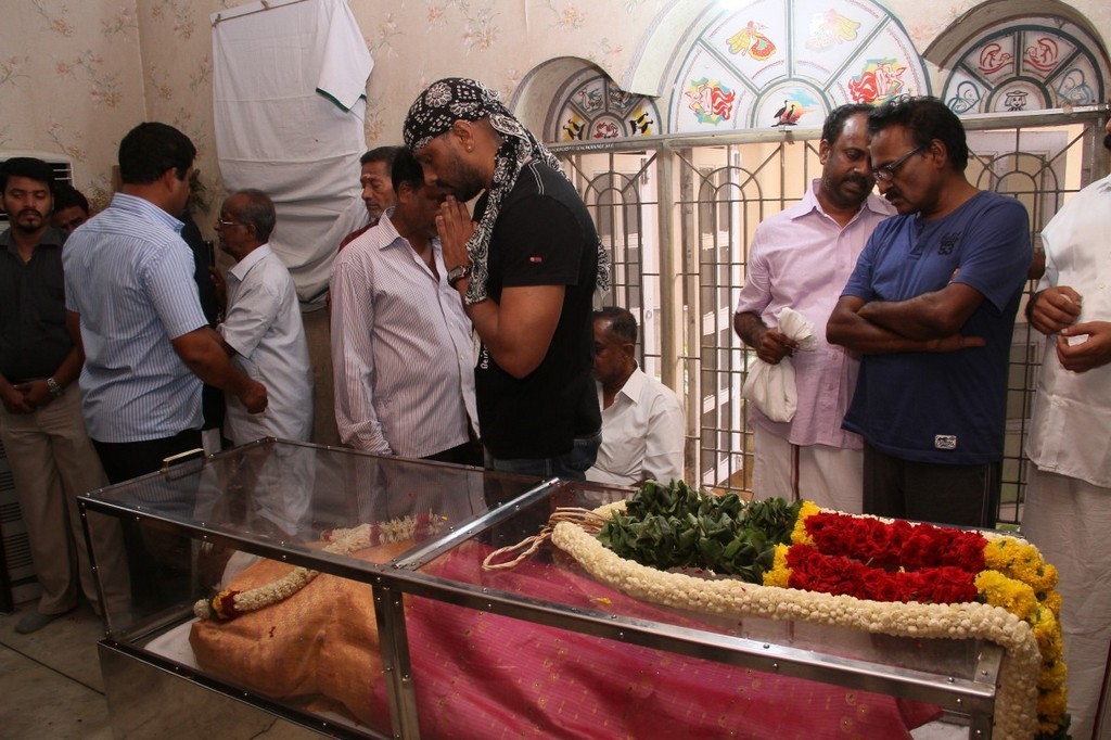 Tamil Director Ramanarayanan Condolences Photos - 95 / 151 photos