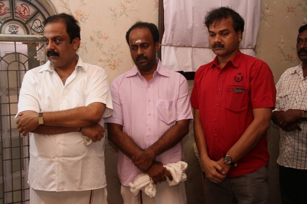 Tamil Director Ramanarayanan Condolences Photos - 137 / 151 photos