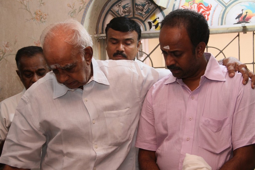 Tamil Director Ramanarayanan Condolences Photos - 142 / 151 photos