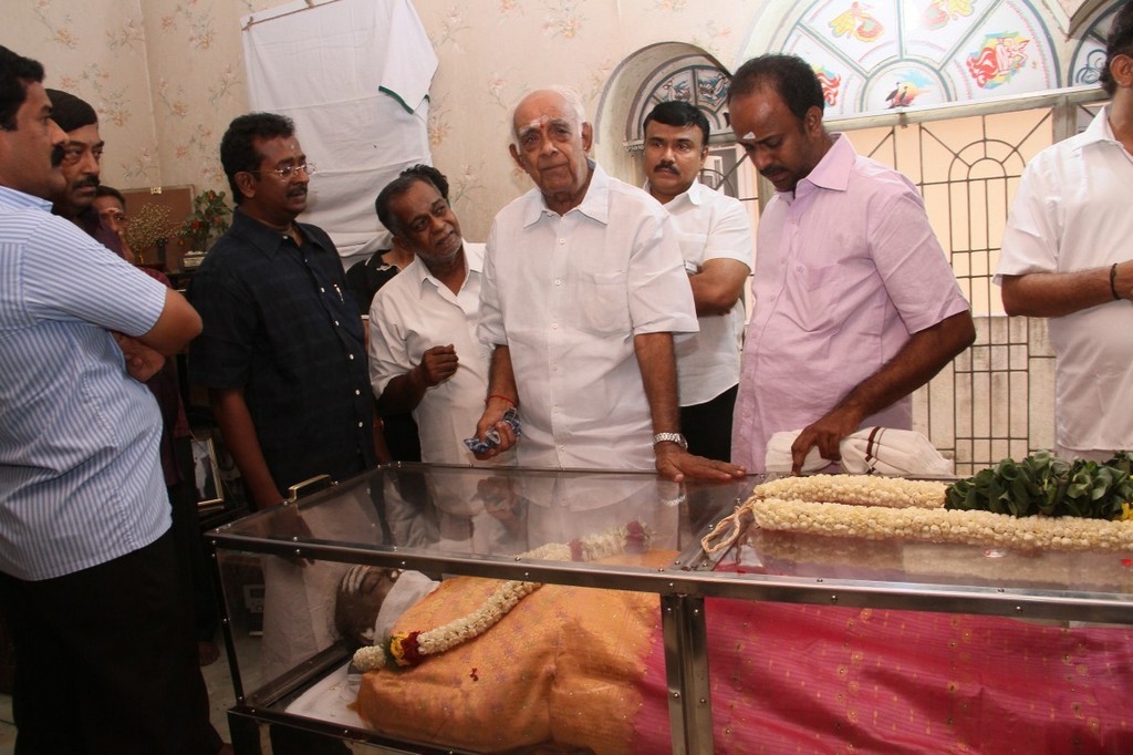 Tamil Director Ramanarayanan Condolences Photos - 146 / 151 photos