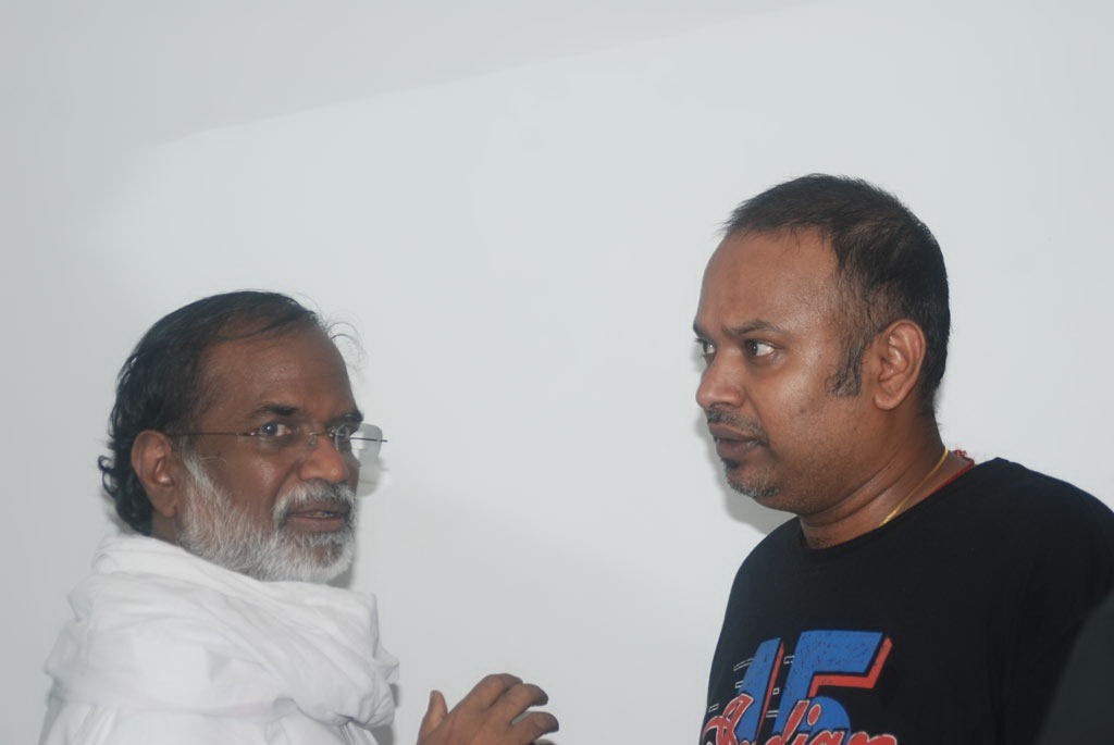 Tamil Film Industry Condoles Ilayaraja's Wife - 4 / 85 photos