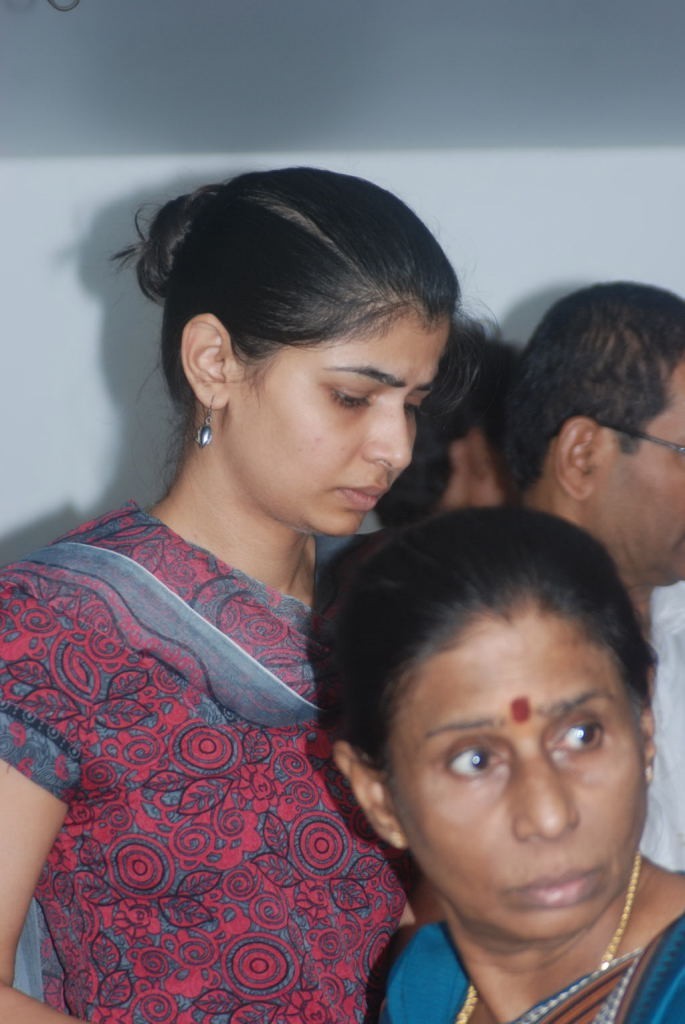 Tamil Film Industry Condoles Ilayaraja's Wife - 5 / 85 photos