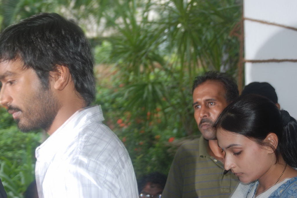 Tamil Film Industry Condoles Ilayaraja's Wife - 15 / 85 photos