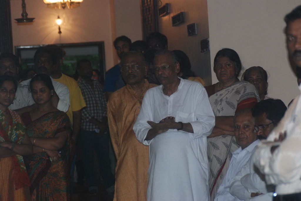 Tamil Film Industry Condoles Ilayaraja's Wife - 45 / 85 photos