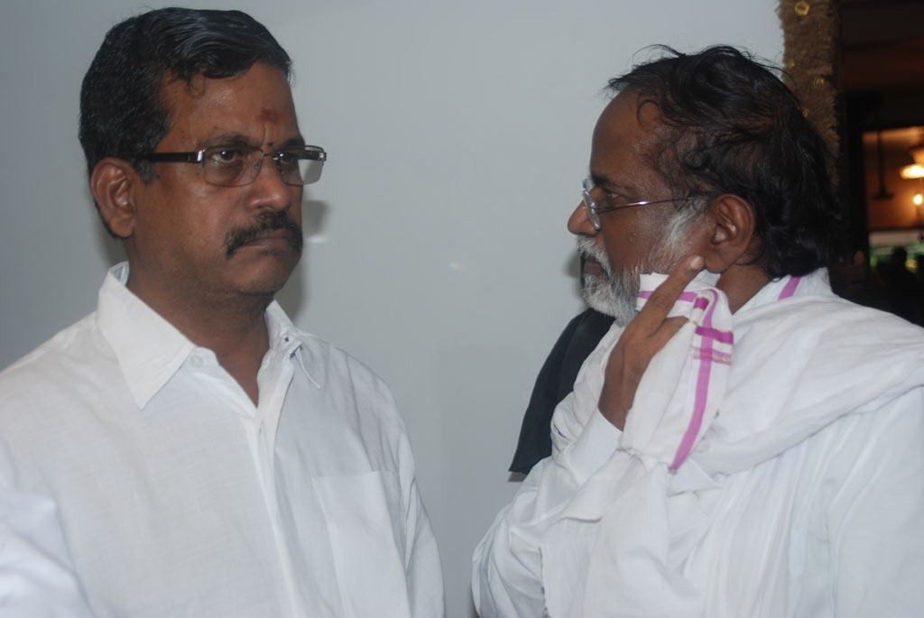 Tamil Film Industry Condoles Ilayaraja's Wife - 53 / 85 photos