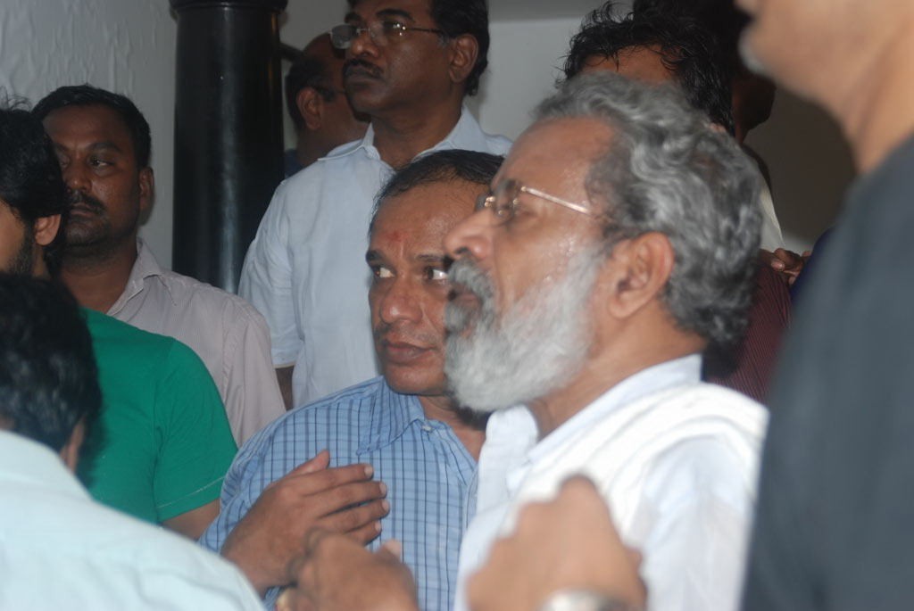 Tamil Film Industry Condoles Ilayaraja's Wife - 56 / 85 photos