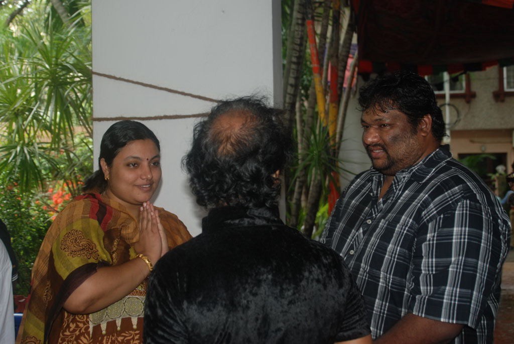 Tamil Film Industry Condoles Ilayaraja's Wife - 67 / 85 photos