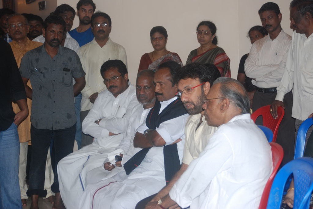 Tamil Film Industry Condoles Ilayaraja's Wife - 79 / 85 photos