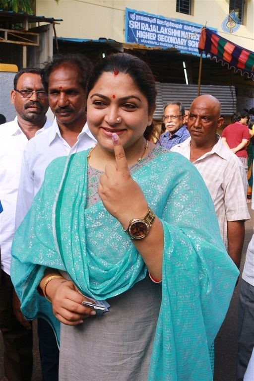 Tamil Nadu Assembly Election 2016 - 12 / 72 photos