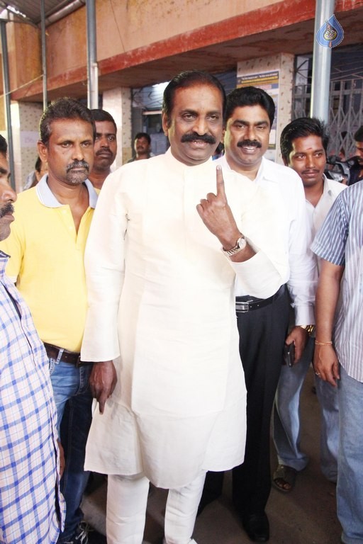 Tamil Nadu Assembly Election 2016 - 20 / 72 photos