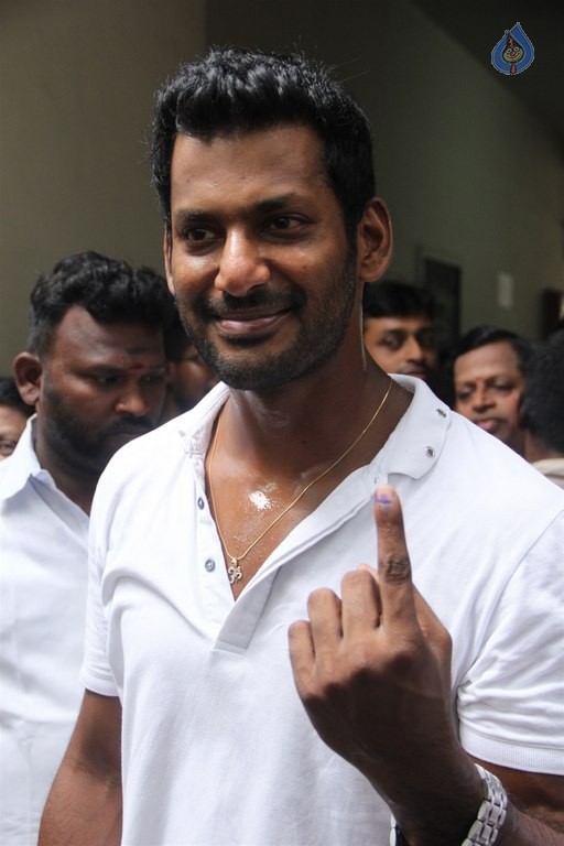 Tamil Nadu Assembly Election 2016 - 30 / 72 photos