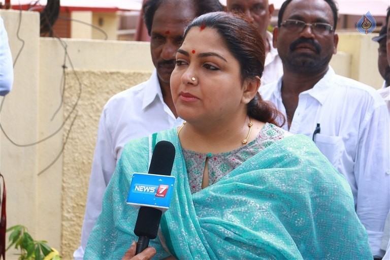 Tamil Nadu Assembly Election 2016 - 32 / 72 photos