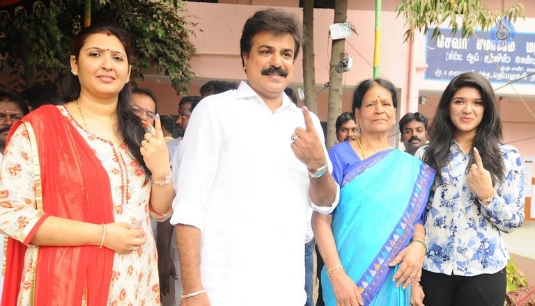 Tamil Nadu Assembly Election 2016 - 40 / 72 photos