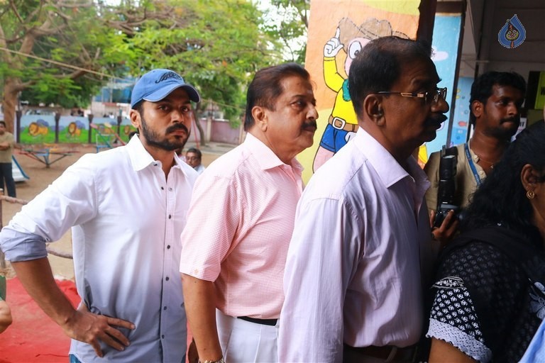 Tamil Nadu Assembly Election 2016 - 42 / 72 photos