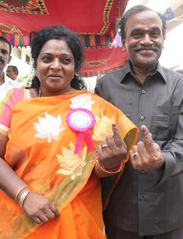 Tamil Nadu Assembly Election 2016 - 45 / 72 photos