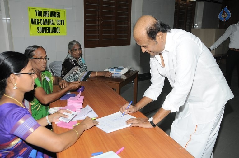 Tamil Nadu Assembly Election 2016 - 50 / 72 photos
