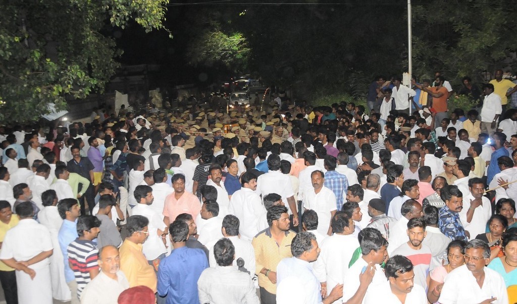 Tamil Nadu CM Jayalalithaa Final Journey Photos - 19 / 147 photos