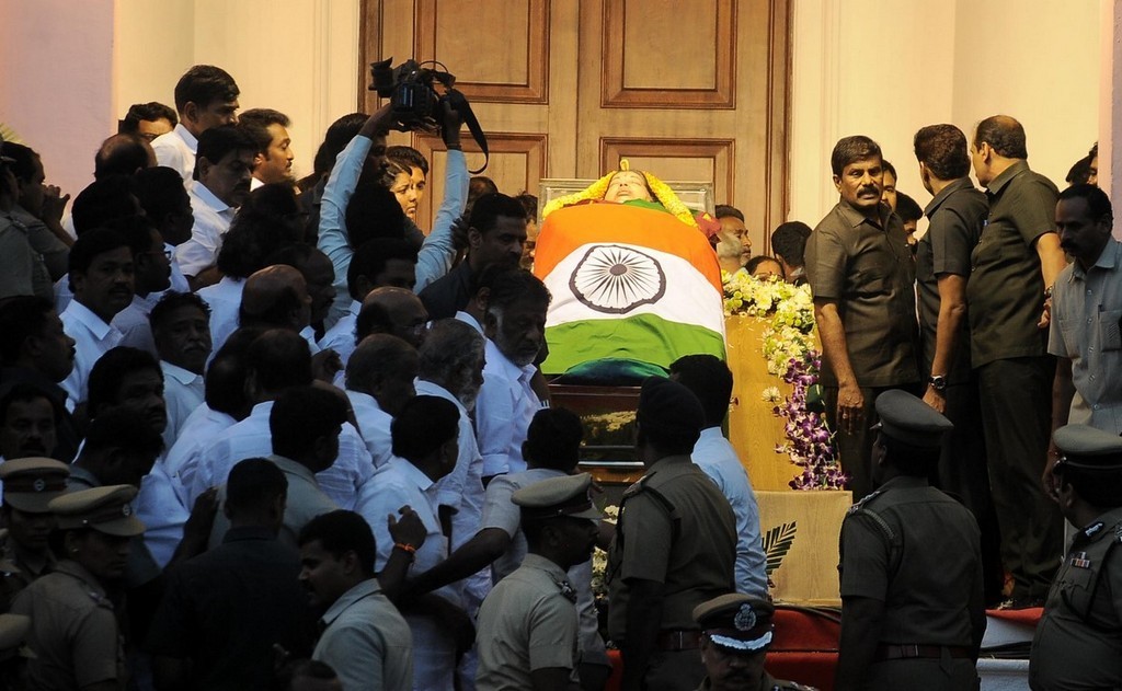 Tamil Nadu CM Jayalalithaa Final Journey Photos - 20 / 147 photos