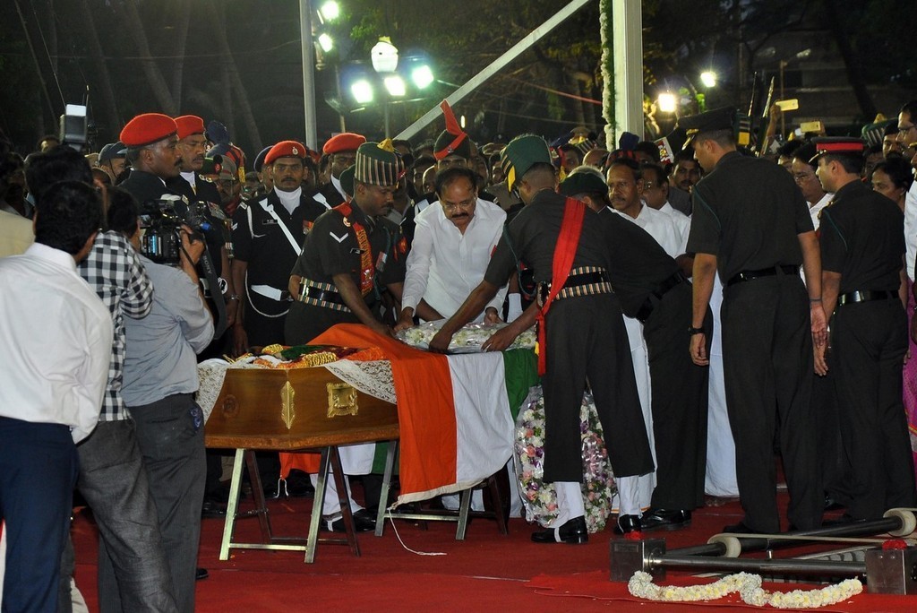 Tamil Nadu CM Jayalalithaa Final Journey Photos - 29 / 147 photos