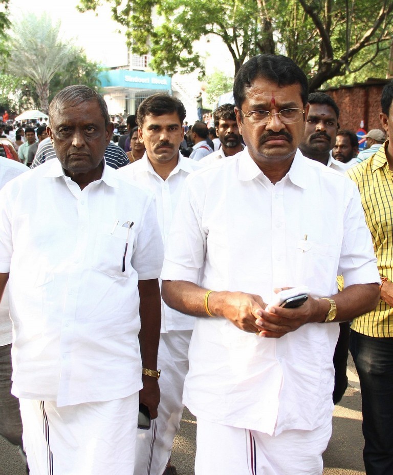Tamil Nadu CM Jayalalithaa Final Journey Photos - 45 / 147 photos