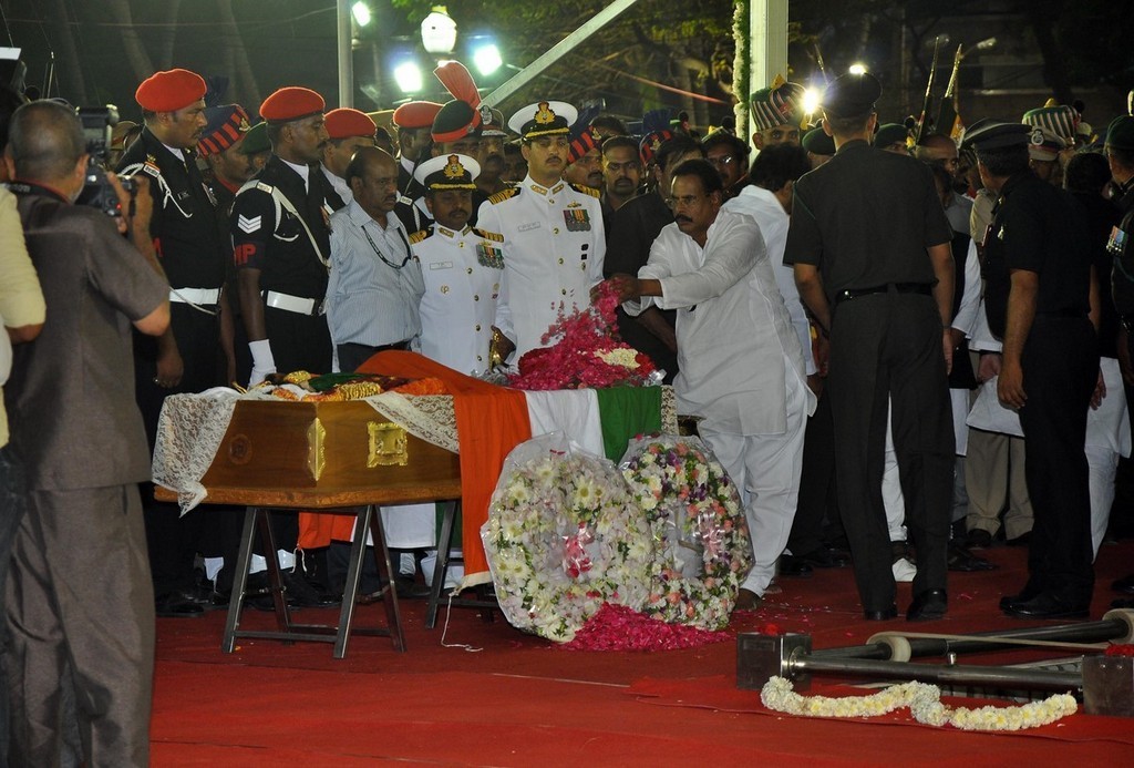 Tamil Nadu CM Jayalalithaa Final Journey Photos - 68 / 147 photos