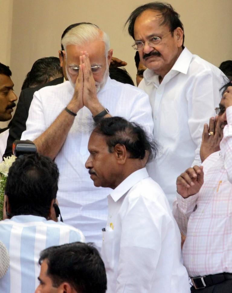 Tamil Nadu CM Jayalalithaa Final Journey Photos - 82 / 147 photos