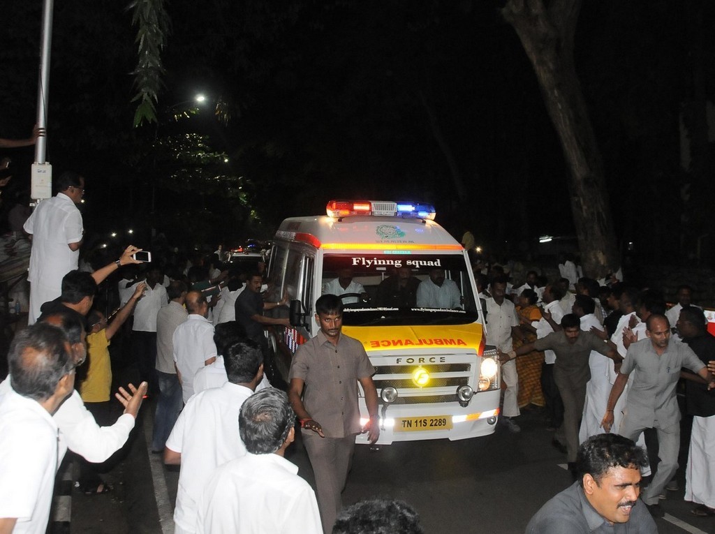 Tamil Nadu CM Jayalalithaa Final Journey Photos - 84 / 147 photos