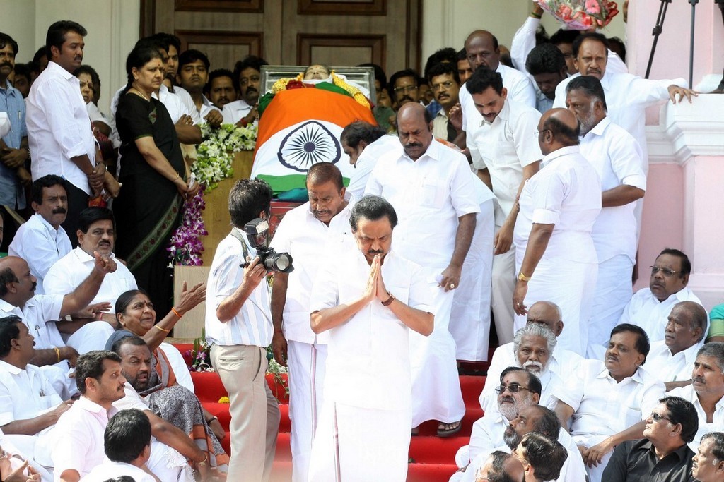 Tamil Nadu CM Jayalalithaa Final Journey Photos - 97 / 147 photos