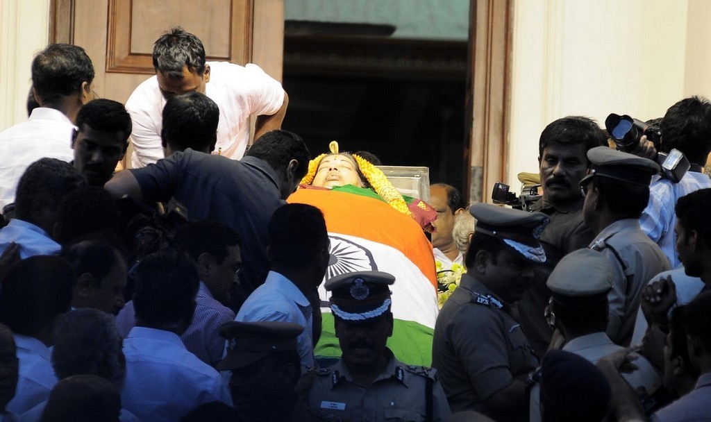 Tamil Nadu CM Jayalalithaa Final Journey Photos - 100 / 147 photos